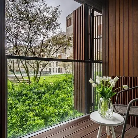 Deluxe Free Parking Apartment